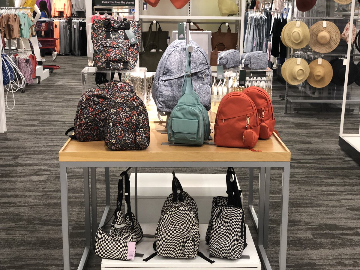 JamezFromTarget's tweet photo. Look at these AMAZING focal table set ups by our ACC DBO Ann @jodijordheim @target #UniversalThread #ANewDay #WildFable #TargetHasStyle #D143HasStyle #T76 https://t.co/TiFvdMpHdm