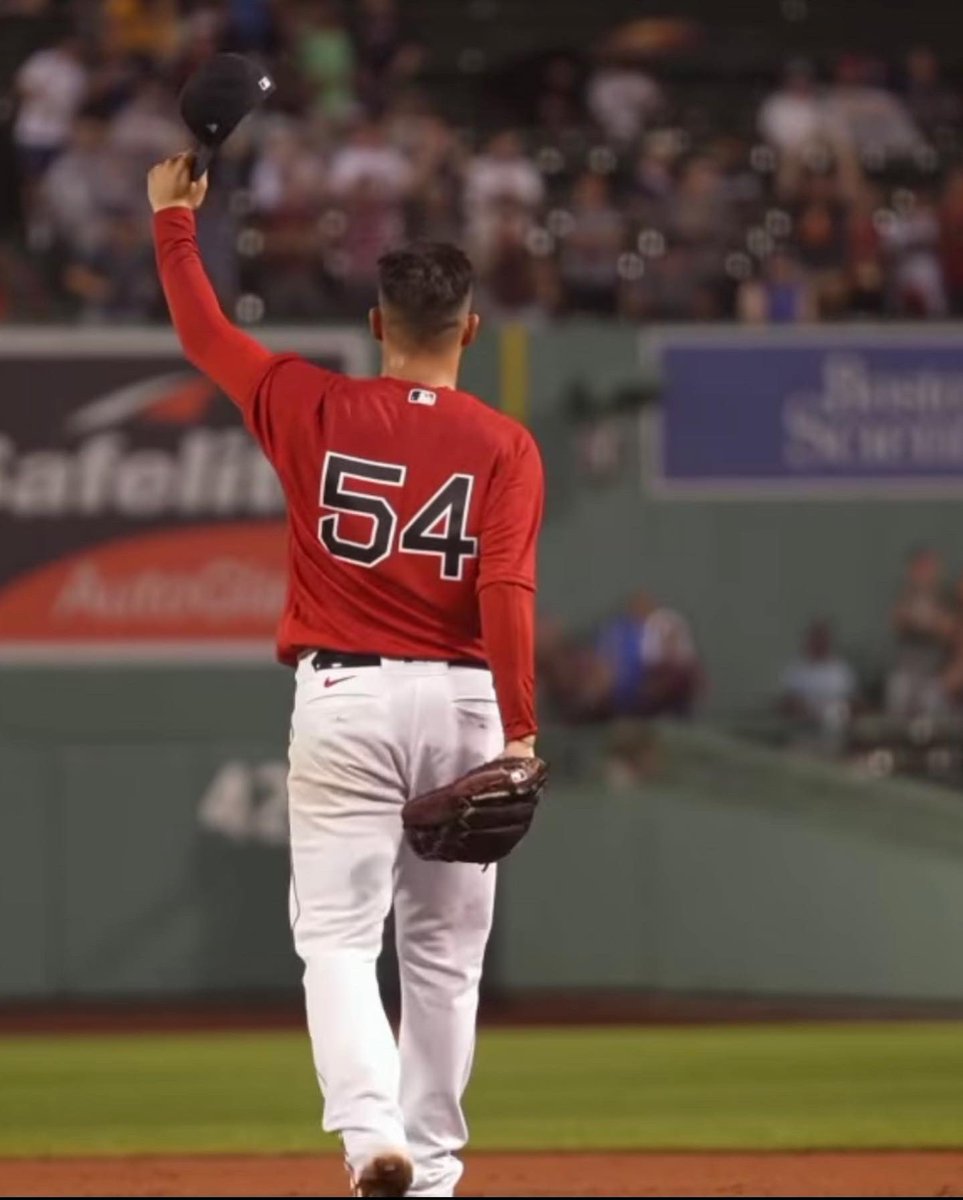 I just want to remind you that WE ARE FUCKING GOOD!
Another victory, another sweep and we are coming for much more💪🏻
Thank you fans for all the support that you have provided us during these days at Fenway. We will keep fighting in this road trip, and we will see you soon again.