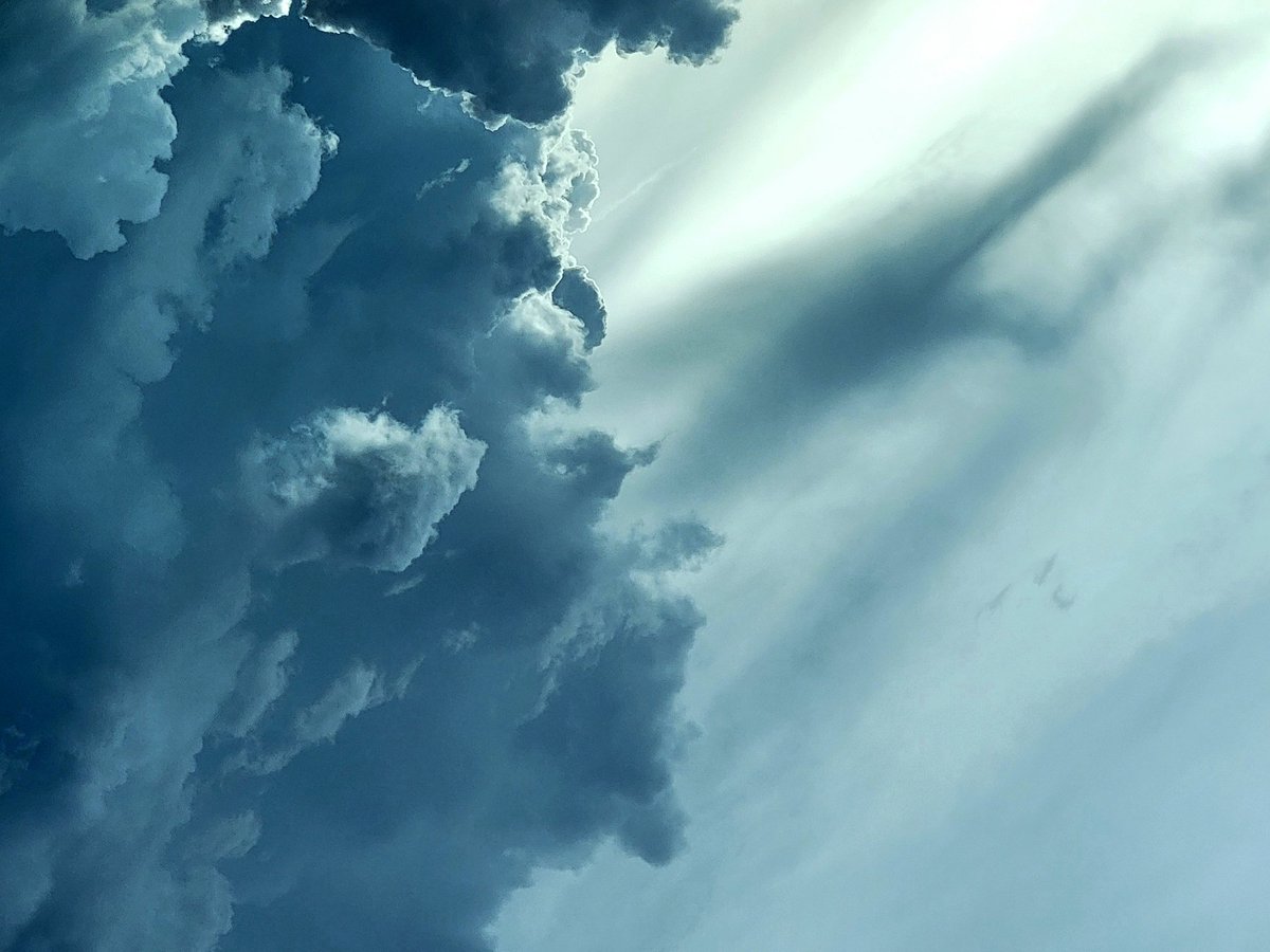 _Emoraless's tweet photo. Quick shoutout to the clouds today ☁️ https://t.co/gcygA0jn22