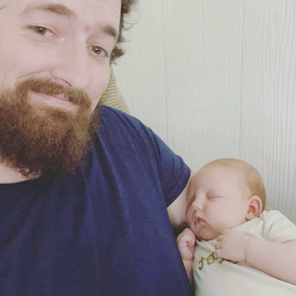 Fawcett_Matt's tweet photo. Best way to relax. Baby snuggles.

#dadlife #dad #fatherhood #baby #newborn #fatherdaughter #mydaughter #hazelrose #babysnuggles https://t.co/uvCWmpfoOs https://t.co/cWEeEy1t9d
