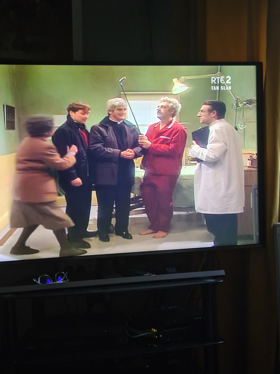 smallypeg's tweet photo. Great to see @redmondmichael1 on the box there, great episode #finethanks https://t.co/36UXIQYUh0