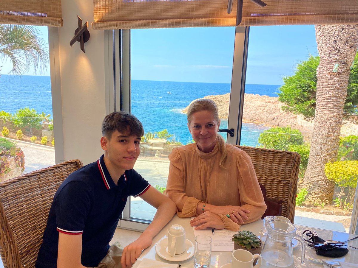 Un dels trets característics de la nostra escola són les pràctiques a l’empresa. El nostre alumne Javier Barranco ens envia aquesta imatge de les seva estada a Eden Roc Hotel i ha treballat a l’àrea de vendes i màrketing digital. #estilCampJoliu