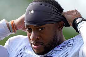 SwiftyNetwork's tweet photo. **********CALLING ALL CHICAGO BEAR FANS************
Now is the time to get #SignARob tweets trending
We have until July 15th to pay the man
I want ARob here long term, do you? Prove it!
#PayARob #SignAR12 #PayAllenRobinson #ARobStay
#SignAllenRobinson #Bears #BearDown https://t.co/y3KwD4ZkXY
