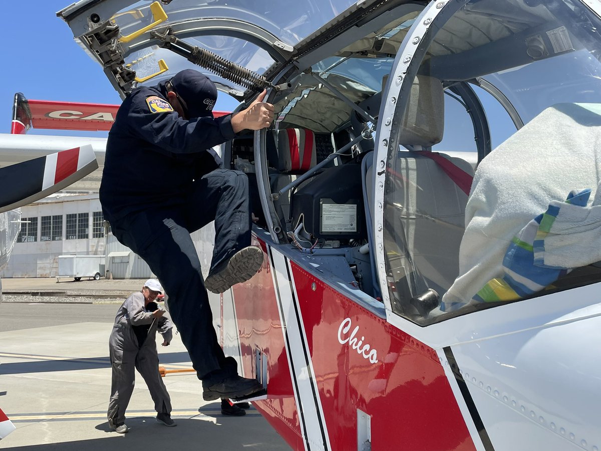 CALFIRE_ButteCo's tweet photo. CAL FIRE Butte Unit is supporting other units with fires north of us. We have a strike team of 5 engines, a strike team of two dozers, and 3 overhead personnel out of the unit. Our #ChicoAirAttackBase is also supporting those fires and any others that start locally. https://t.co/Ray1IRjTcB
