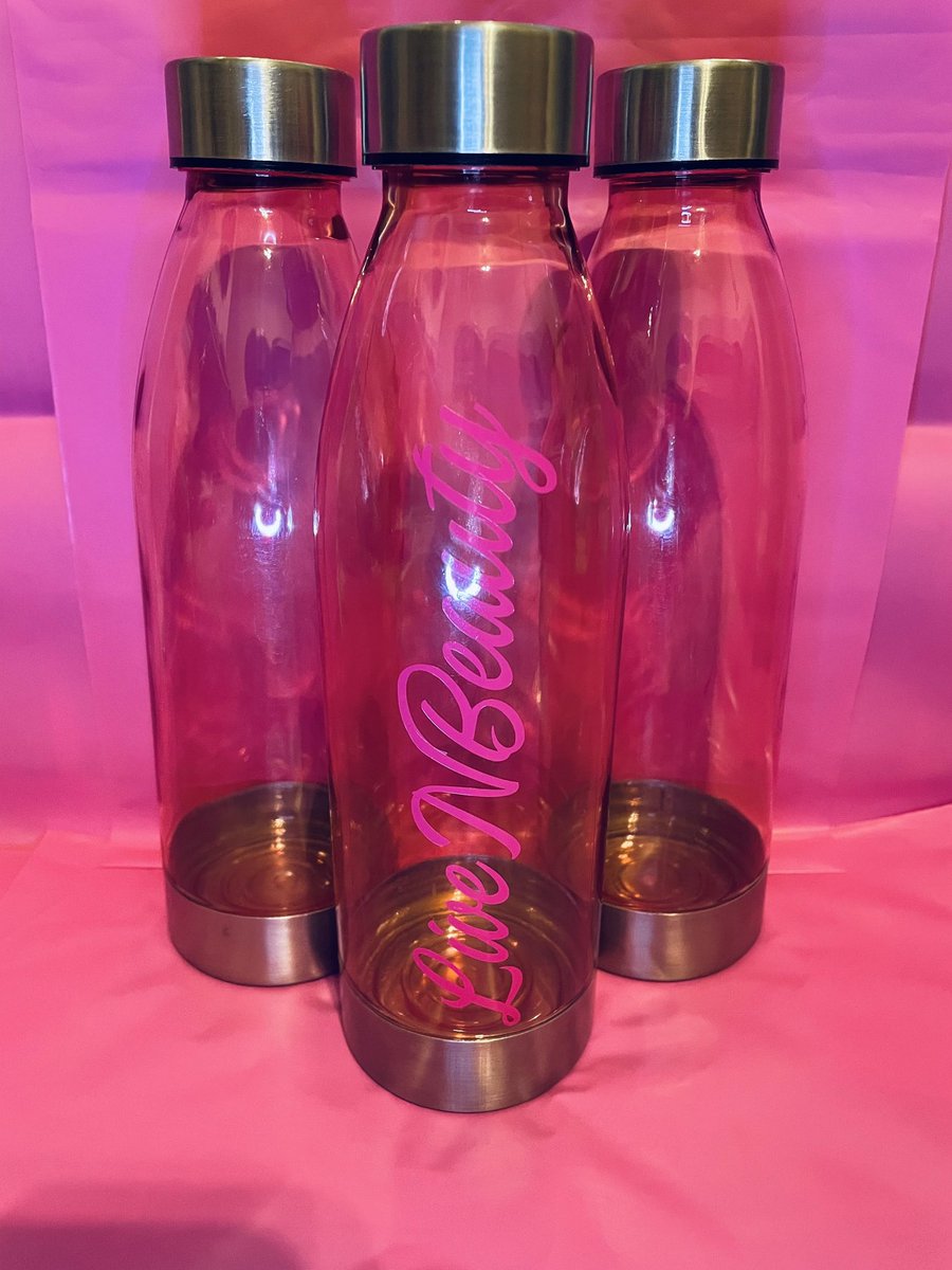 livenbeauty_'s tweet image. Happy July 1st. LiveNBeauty is super excited to show you our catalog of workout clothing. Talk to us! How will you motivate yourself to workout this month? 💕