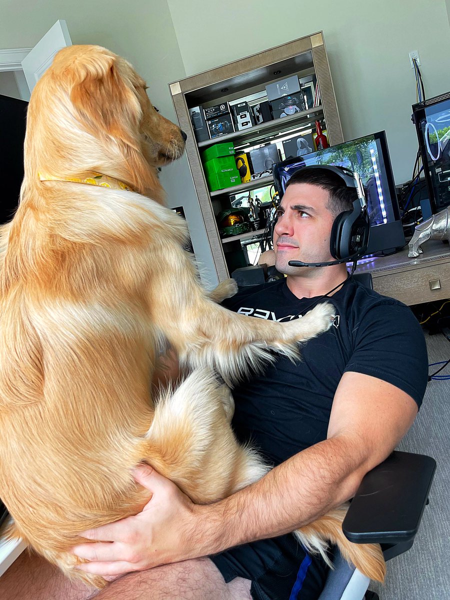 NICKMERCS's tweet photo. Old habits die hard 😂 https://t.co/aNOuxYbSNq