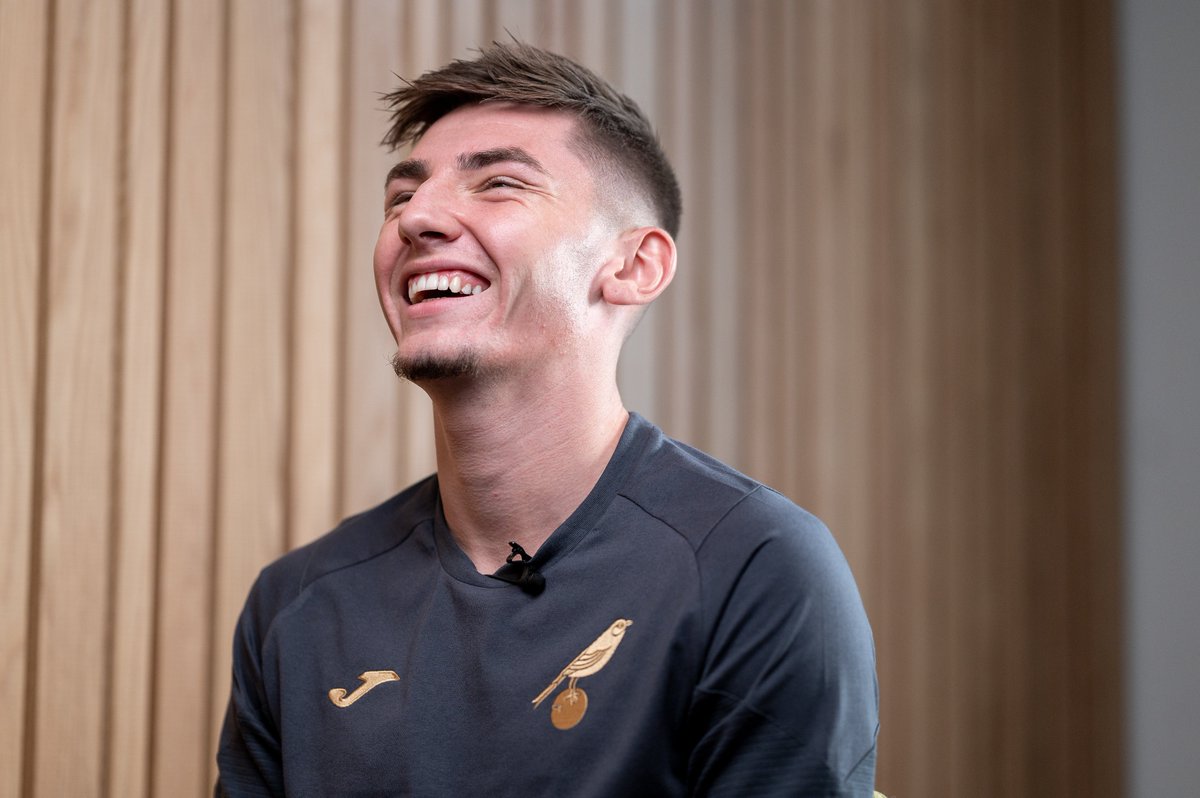 NorwichCityFC's tweet photo. 😁 @billygilmourrr 

#WelcomeBilly https://t.co/xd4I8UFsoX