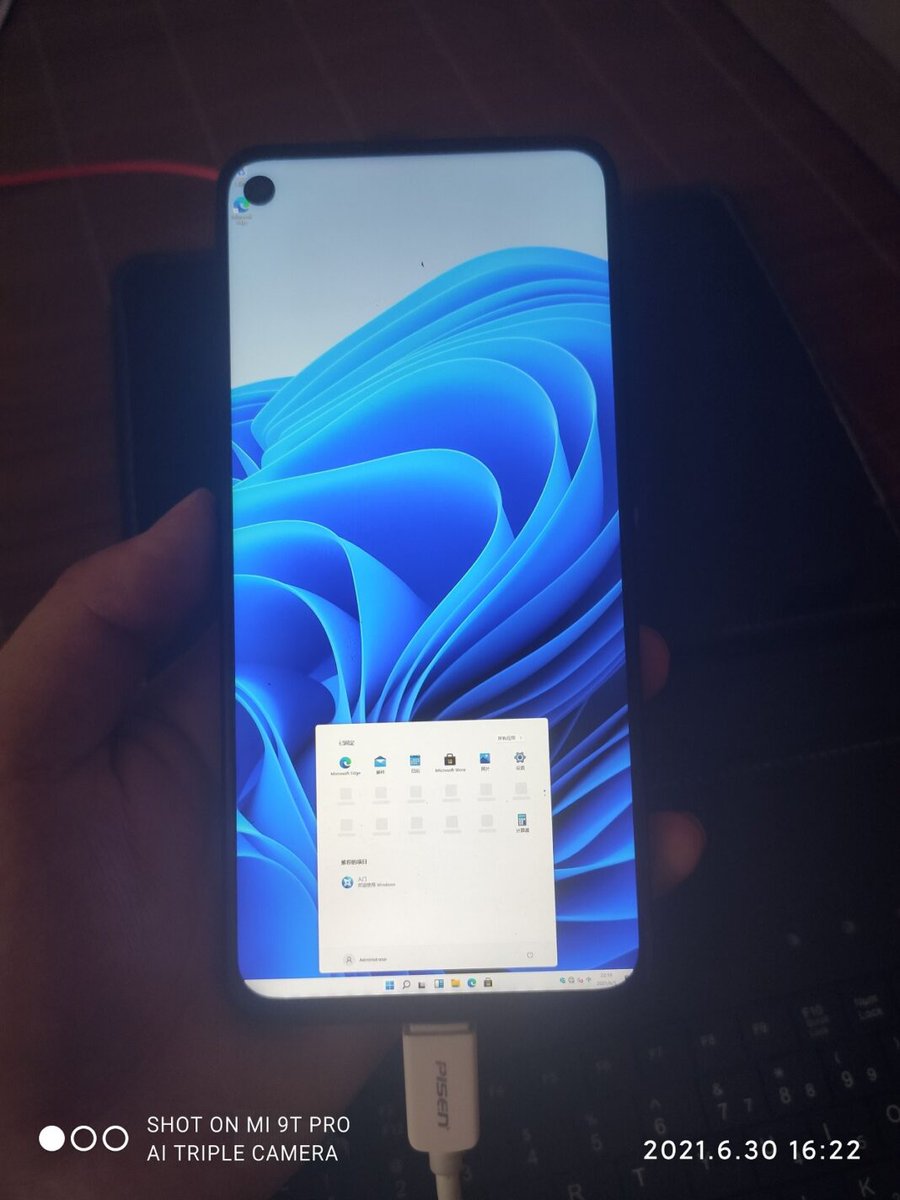 mspoweruser's tweet photo. Hackers get Windows 11 running on the OnePlus 6T and Xiaomi Mi 8 - https://t.co/Ml3xu8fNFG https://t.co/Wzj8iCVvUb