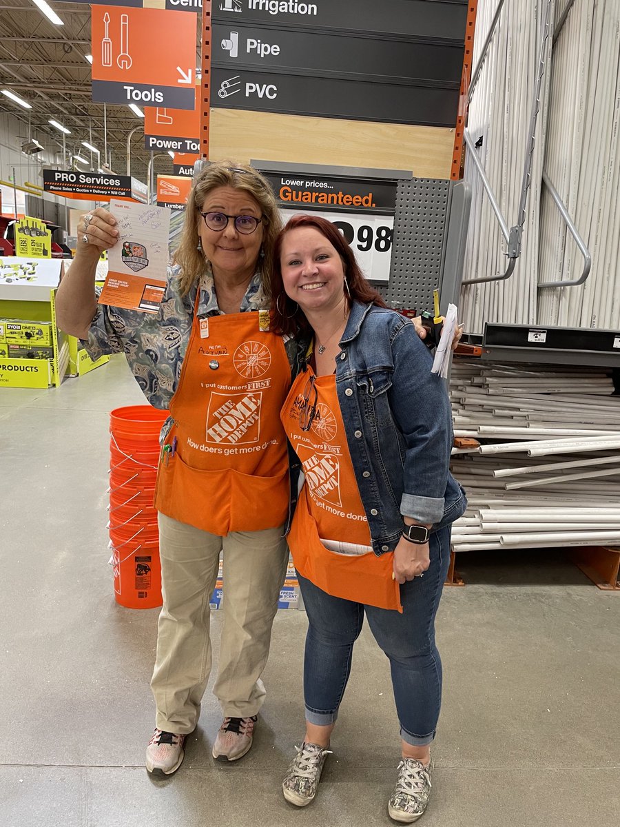 And another Silver goes to…Autumn!! Thank you for your constant dedication to excellent customer service in our appliance department !!! ⁦<a href="/geri4015/">Geri Downs</a>⁩ ⁦<a href="/Beckysnell6/">Becky Snell</a>⁩ ⁦<a href="/ElijahJoslyn/">Elijah Joslyn</a>⁩ ⁦@RosebudOMalley⁩