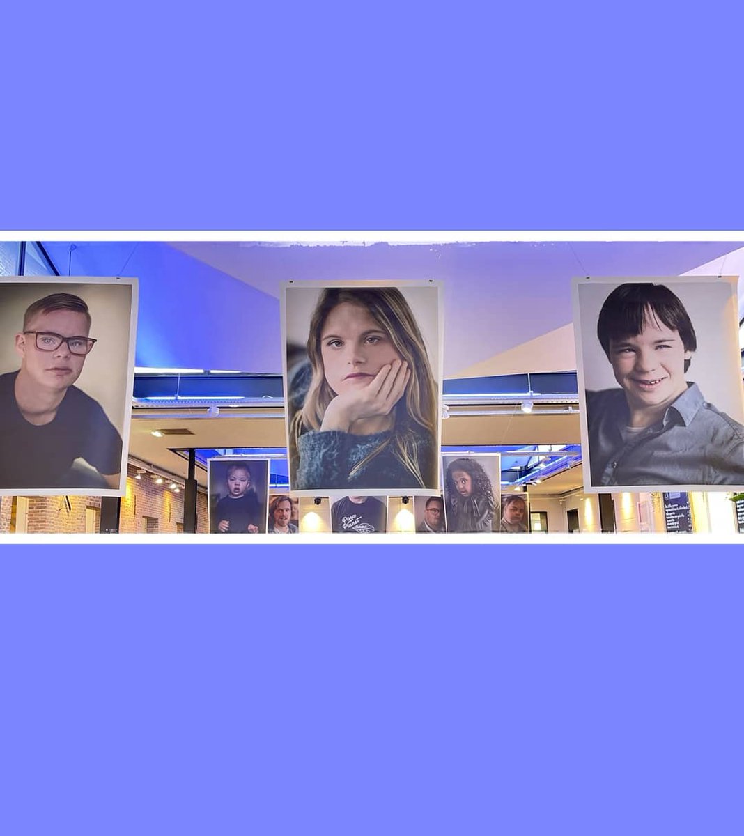 Expositie Down en Rembrandt. 1t/m 31 juli in bibliotheek Huis73, Hinthamerstraat 72 Den Bosch. Foto:Hans-Peter van Veldhoven en Eric-Jan Kamerbeek, org: Pr  Bernhard Cultuurfonds.
De schoonheid van mensen met Down net zo groot is als portretten van #Rembrandt #downsyndroom