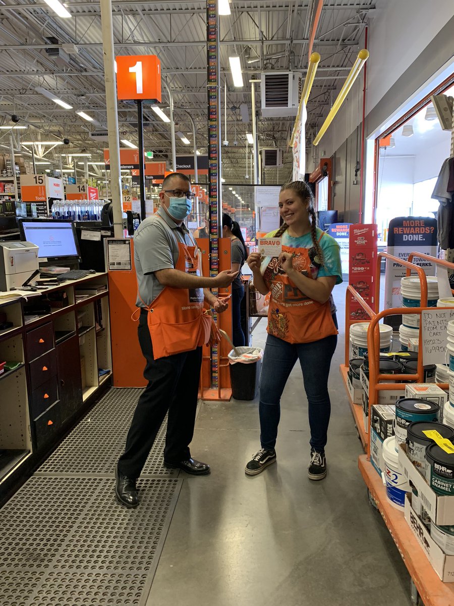 Vivian showing us who’s boss and knocking out that InFocus on the first day and first ten minutes of her shift! AND while at the desk. Great job! <a href="/VivianNextDoor/">Vivian  De Leon</a>