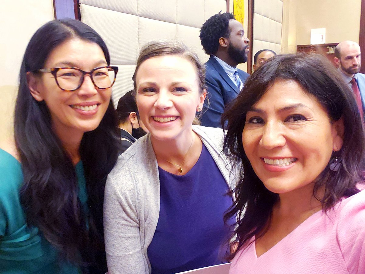 CHICAGO_ROSA's tweet photo. Chicago first in the Midwest to reach  #15MinimumWage, 4 years ahead of state of IL! Now employers with 21+ workers to pay a $15 wage, those with 4-20 workers pay $14 wage on path to $15 by 2023! @chicagosmayor  @domesticworkers
@ATUComm #FF15
@ChicagoBACP
https://t.co/5PScjIYwSO https://t.co/VJUMX4HBHY