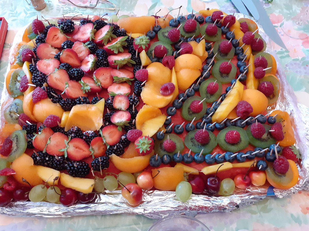 conflans's tweet photo. 92 ans, bon appétit 😍 https://t.co/kq81hu55F3