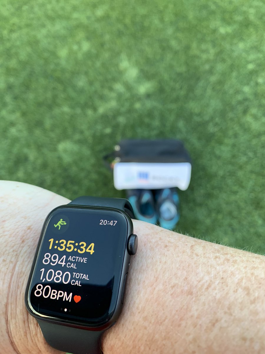 RockyClark_1's tweet photo. Boom, guess who’s back! Back again…seemed like the season only ended last week 😝. Not far off. However great to be back @saracenswomen training tonight. Not bad for the old girl running about #preseason #saracenswomen #wolfpack #offseason #fitness #rugby #runfattyrun https://t.co/c5INGnnOd2