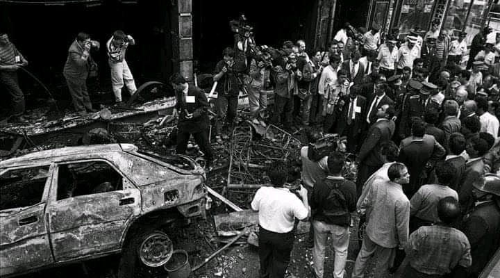 edaalbayrak50's tweet photo. Sivas Katliamı yalnızca Alevilere dönük bir saldırı değildi, bu ülkenin ilerici değerlerine karşı işlenmiş bir katliamdı. 
28 yıl önce bugün Sivas Katliamında yitirdiğimiz 33 canımızın, Alevi kardeşimizin anısına saygı ile...
Unutmayacağız, unutturmayacağız! 
#unutMADIMAKaklımda https://t.co/WZXDlMZ6Ya