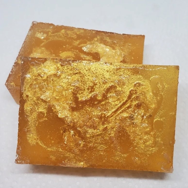 Queensgalore's tweet photo. This is our melanin sugar bar! It has brown sugar, honey, and coconut oil in it.. It will have you shimmering and smelling so sweet like honey 🍯

https://t.co/N2UKvvDYFN 

#shopqueensgalore #queensgalore #melaninsugarbar #soap #beauty https://t.co/U3fRAiCaJN