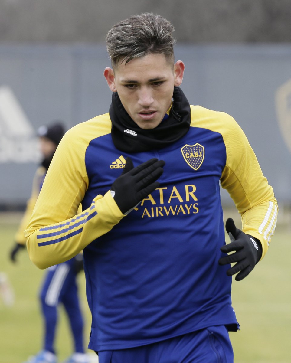 AgrupBMV's tweet photo. Nueva jornada de entrenamientos en #Boca 
Luego de los amistosos de ayer, el equipo se prepara para el próximo frente a Unión el día 7/7.
A 12 días del primer partido vs Mineiro por la Copa, se espera por las negociaciones por Advíncula y Roger Martinez https://t.co/8sNKYai70R