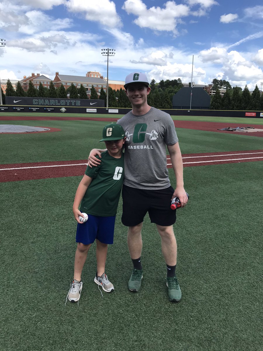 Keharward's tweet photo. Dylan had a fun time at @CharlotteBSB Camp this week!! Thanks to all that made it fun! ⛏⚾️
@Jackson__Boss @austinmeine_ @rwoodardCLT @SydneyPike1 @TSimmons_ @ethankurtz_ @hale_sims @Paul_a_Ray https://t.co/Ykvn6MCF1j