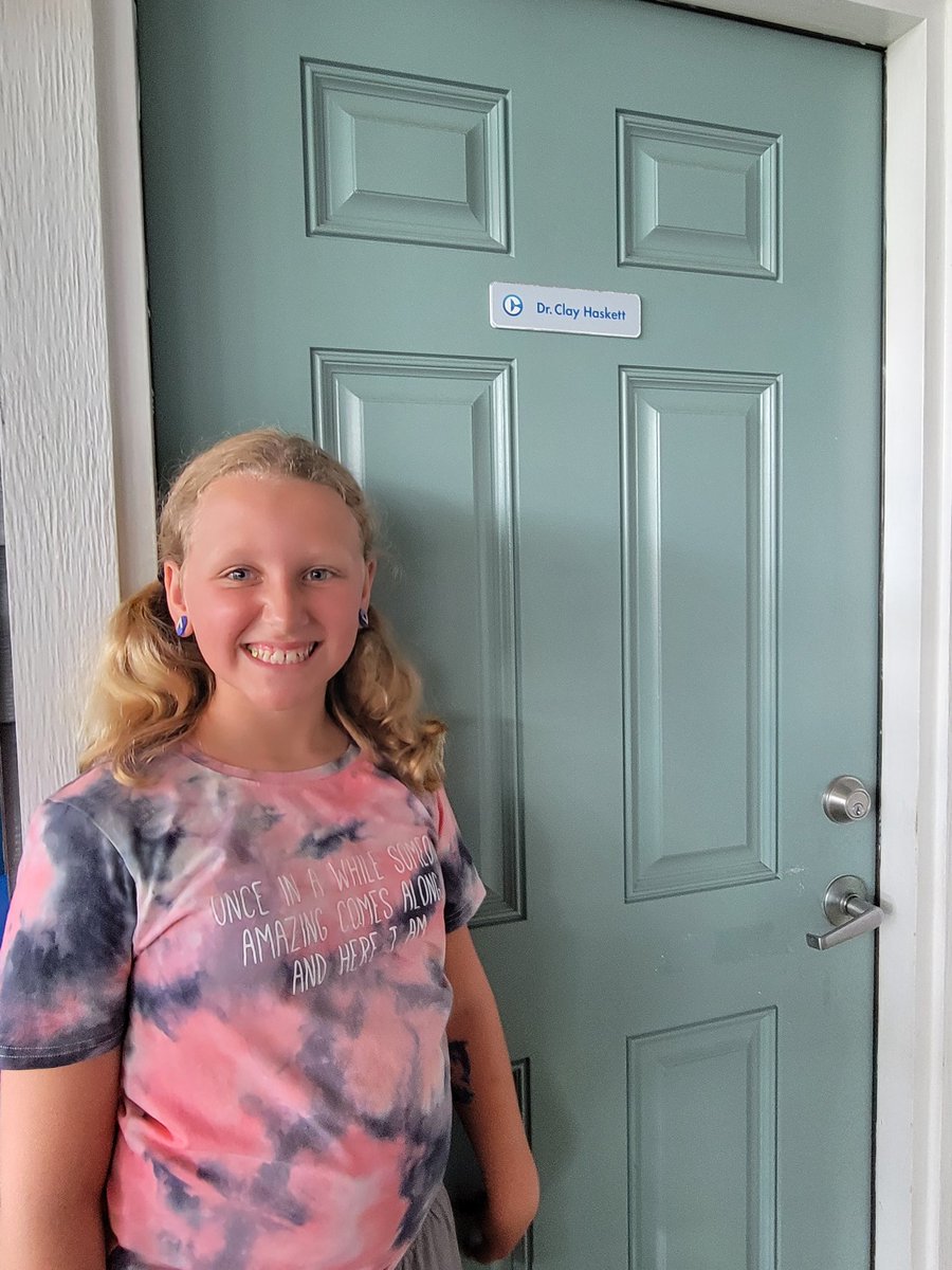 miranda_getz's tweet photo. Delaney's lifelong dream of making it to Clearwater Marine Aquarium finally happened (only a few years in the making thanks to COVID)! Now to one day become a dolphin trainer at CMA. #CMA #followyourdreams #TMGenius #WMSWildcat https://t.co/Op9InymTjg