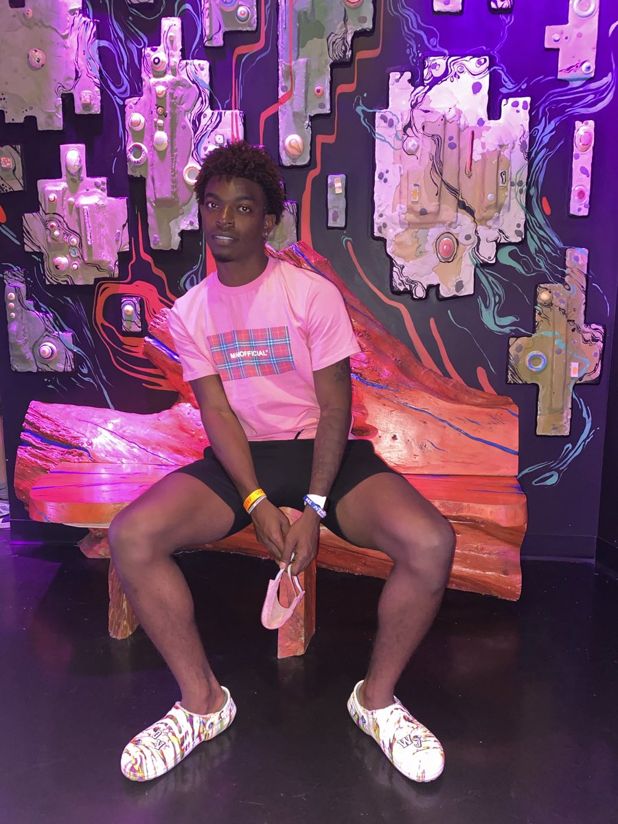 Ohsofamousq's tweet photo. #WhosWhoatECSU 
🍾I’m Quentin but I go by Que
🍾Junior Criminal Justice Student
🍾919🐂
🍾A lil awkward at times🤣 but I’m cool asl😎 
🍾CAB Prez, ΦΒΣ VP, VikeNu Prez, Gospel choir, Student conduct board, VVL, Etc💪🏾
-If you need anything, Lmk!
📸: @Trademarkedbyque https://t.co/9jdoE2cHaE