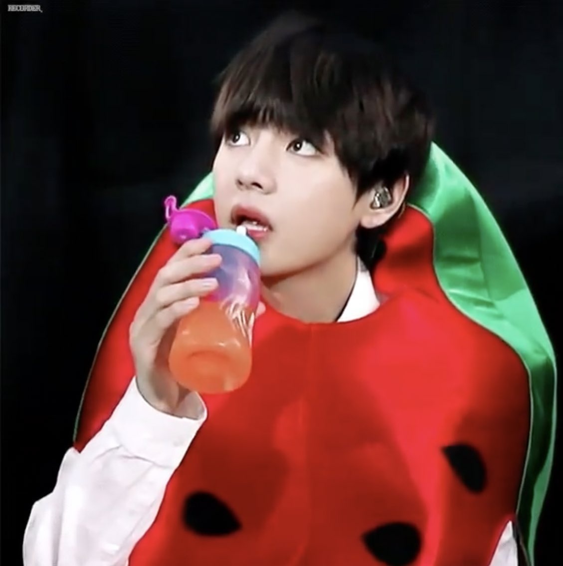 ღcoke3 テテちゃん スイカはこの時も テテ かわいい テテ Btsv 金泰亨 キムテヒョン T Co Hlw4rjhd6h Twitter
