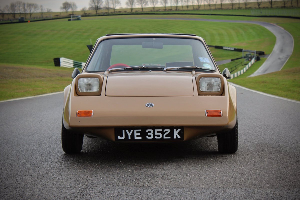ClanCrusader's tweet photo. #ThrowbackThursday to the brown #ClanCrusader being a cover star for one cold, December day.

Fantastic shots by @petrolheadia and a cracking feature by @CKCMagazine - catch your copy in their back issues.

#CoverCar #CarMag #MagFeature #CadwellPark #TeamClan https://t.co/tLPAvD4rWE