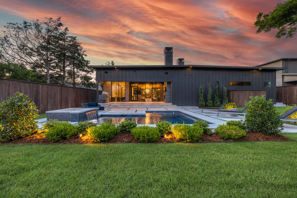 PhotoCal62's tweet image. Real Estate Oklahoma City, my new picture on #Flickr flic.kr/p/2m8Mr8N #Photography