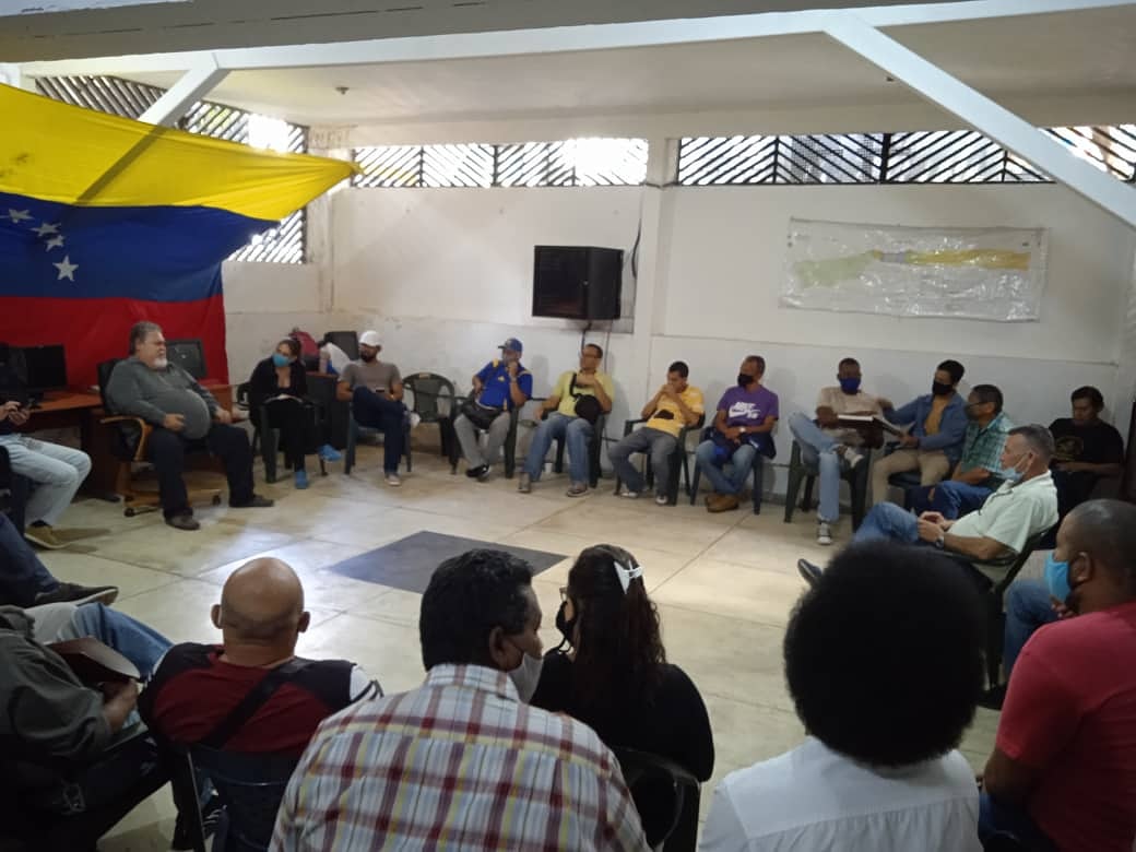 juvenaljosepant's tweet photo. Juntos al pueblo exigimos respeto 
a los derechos que nos da Lay queremos participar liberen a Redes #HashtagCuando 
#QuePasoConRedes https://t.co/5uWvATeb1C