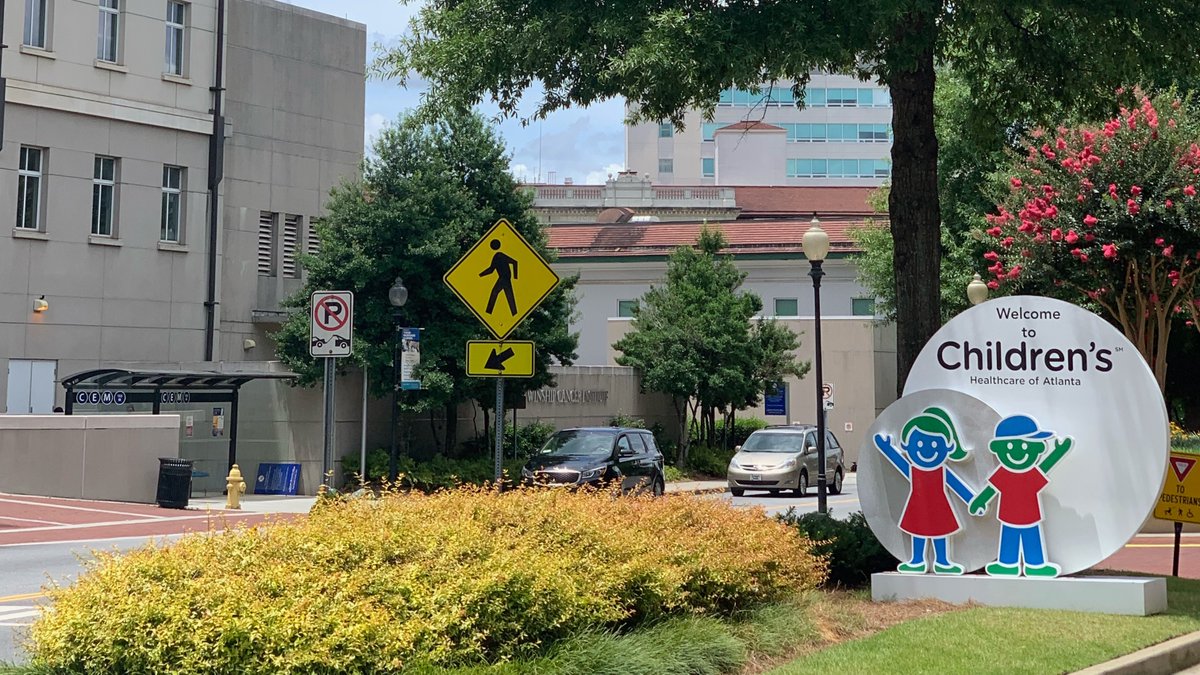 bertsbigadv's tweet image. Today we were able to drop off a few toys and a meal to one of our amazing #BBA2013 fams. We are grateful to @childrensatl for always taking SUCH great care of our sweet kiddos💜

To learn more about #BertsBigAdventure's Fairy Godparent Volunteer Program👉bertsbigadventure.org/about-us/our-p…