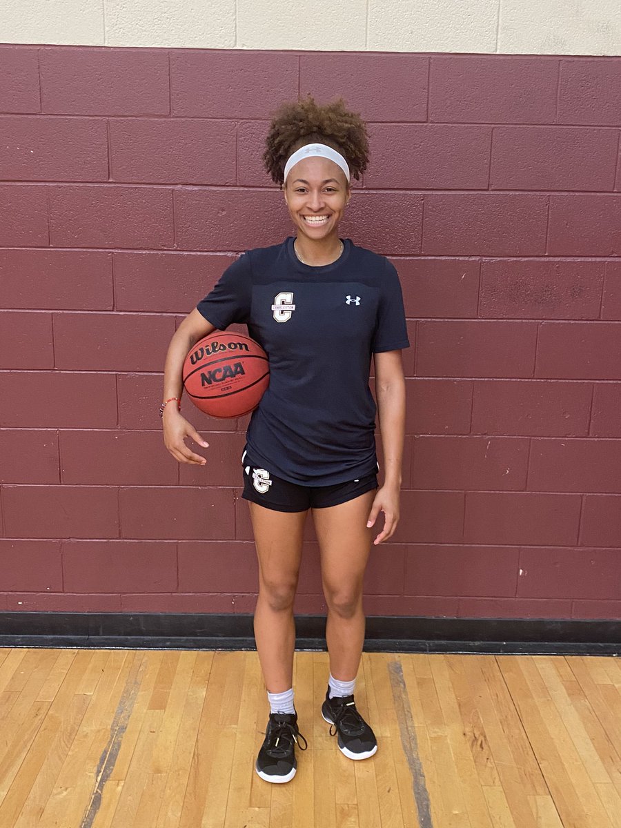 CofCWBB's tweet photo. 🚨NEW RECORD🚨 
Senior, Madison Taylor, broke the record for made threes in 50 Drill. (Make 10 threes in all 5 spots, 4 minutes.) 

Previous CofC record: 67 
New CofC record: 70 🏀🔥 https://t.co/6H4bVrEfY2