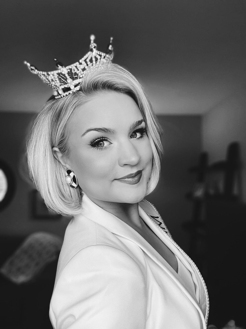 HEY LOOK MOM, I MADE IT ! ⭐️ 
•
Feeling all the emotions after interviewing with my hometown news station, <a href="/WWAY/">WWAY News</a> ! 
•
#MissNC #MissAmerica #MAO100