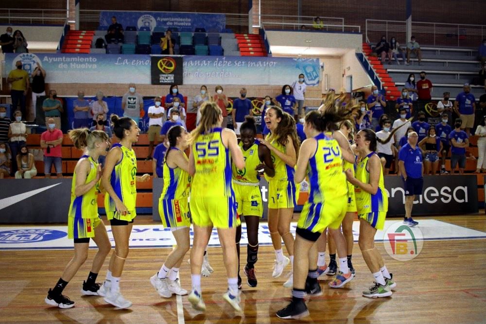Elena tweet media