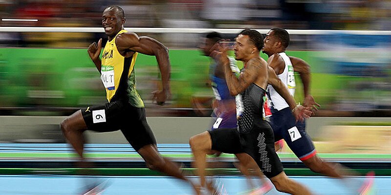 When we say run- we mean RUN! The good stuff (dates) always go fast. ⁠
⁠
#EatDateables