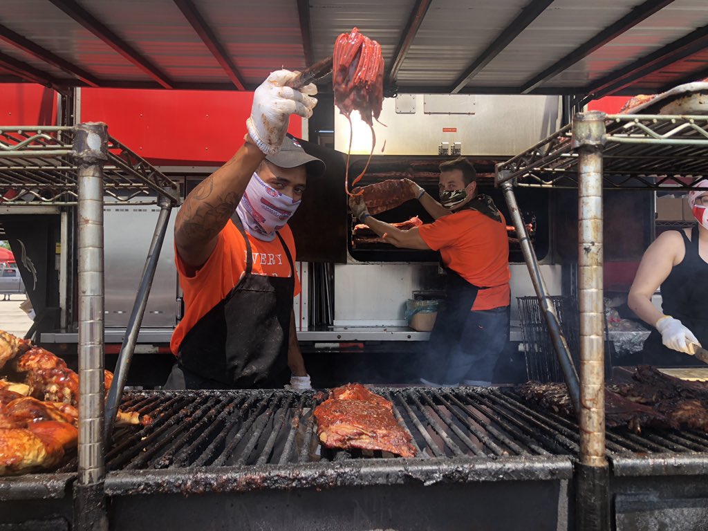 Fabulous turnout at today’s @ribfest @burlingtoncntr <a href="/RotaryBurlOnLS/">Rotary Burlington Lakeshore</a> with proceeds benefiting local charities. #BurlOn #ribfest #ribs #bbq #stayinvolved