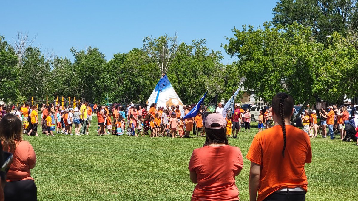 N'mama, nikawis, wahkomākan, niblings, friends. Beautiful gathering at Buffalo Day. Niblings in their first Grand Entry. Proud nikawis! It's good to be in #Treaty4
I'm where I need 2B. Kiskisitotawātānik, let's remember them, aniki kīkā kākī-pīkiwīcik, those that didn't come home