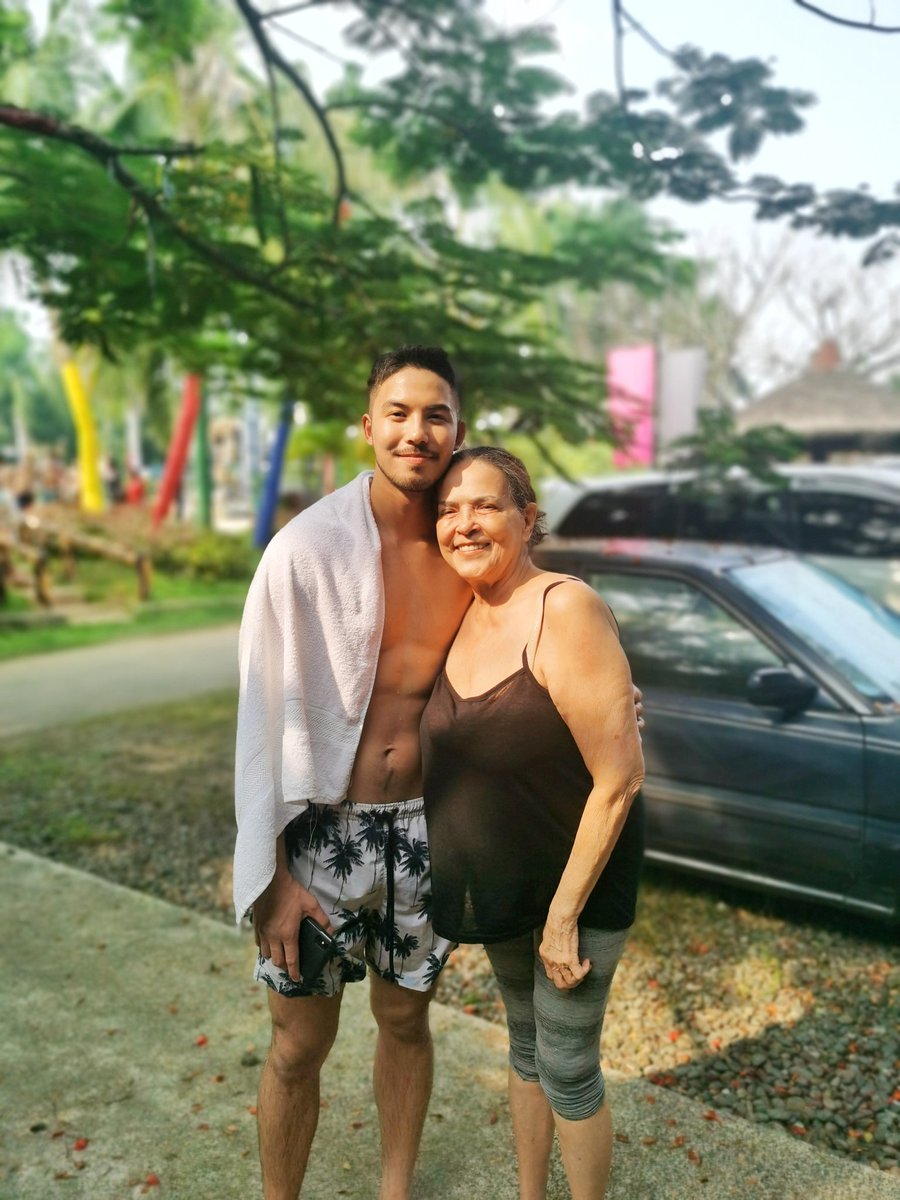 Gina Pareño tweet media