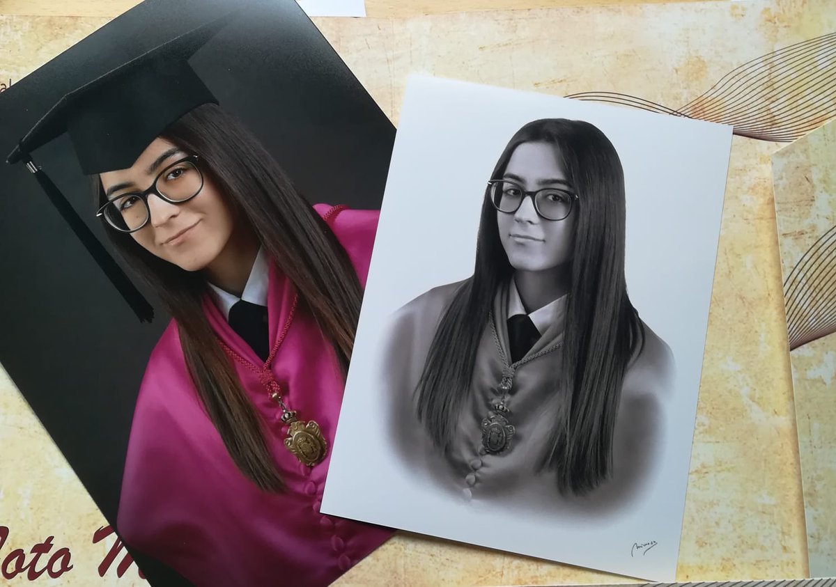 JaviHG_'s tweet photo. Mi amiga @moniimorales99 es un pivonaso y no quiere subir la foto, que por cierto sale guapísima, así que ya la subo yo🥰
Tk amiga, no me mates, sin miedo al éxito! https://t.co/pKBBOnkYcT