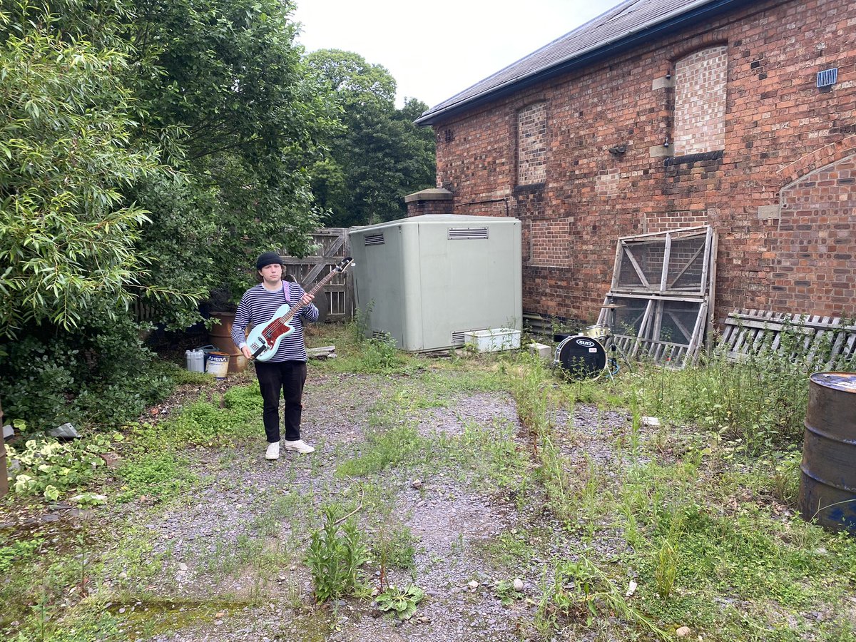 New single out in 30 mins :)