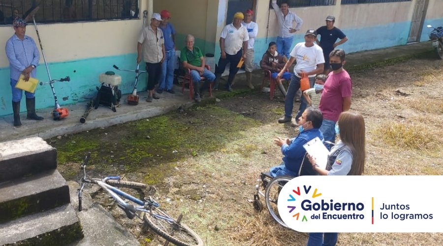 ARCOM_Ecu's tweet photo. #ControlesEnergíaEc| Técnicos de la @ARC_EnergiaEc realizan socialización e inspección de cuantías domésticas en la parroquia Guanta del cantón Nueva Loja, provincia de #Sucumbíos. #ServiciosARC https://t.co/Sf8Qo9GaO0