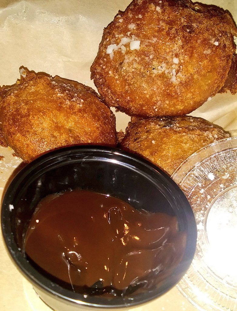 your_bongmother's tweet image. Grub- @its_justwings

#FatKidProblems 
#foodies #DeepFriedOreos #JustWings  #DoorDash