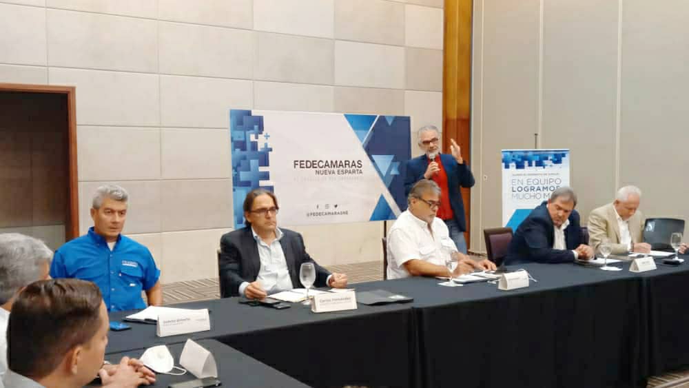 fedecamaras's tweet photo. #NuevaEsparta
Encuentro Empresarial con @cafdz, primer vicepresidente de Fedecámaras.
Organizado por @fedecamarasNE, pdte @chuchoirausquin
Presentes: @cahotel, @CamComercioNE, Cámara de la Construcción NE, Cámara Inmobiliaria NE, @andiepne, @TurismoCTENE, @Calicorne1, #ADANE https://t.co/ULrlc0kSnS
