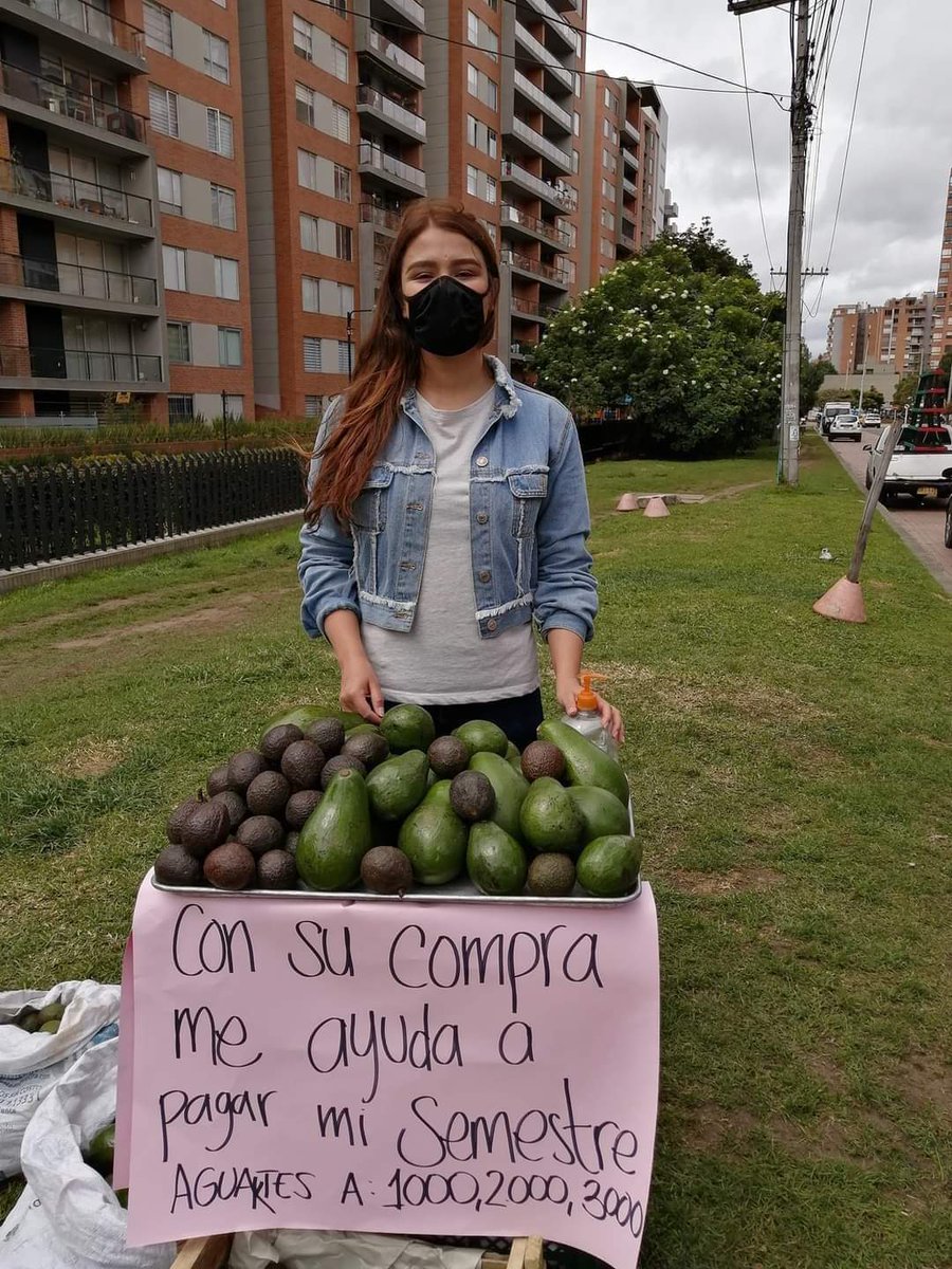 ParcheCapuchino's tweet photo. Nos dicen esta chica se ubica en Bogotá desde las 7 hasta las 11 am todos los días en la Carrera 54 con calle 154... 

 Si pueden apoyarla, sería genial! 🥑🥑

🇨🇴🇨🇴🇨🇴🇨🇴🇨🇴🇨🇴 https://t.co/JtWCq6GGL1
