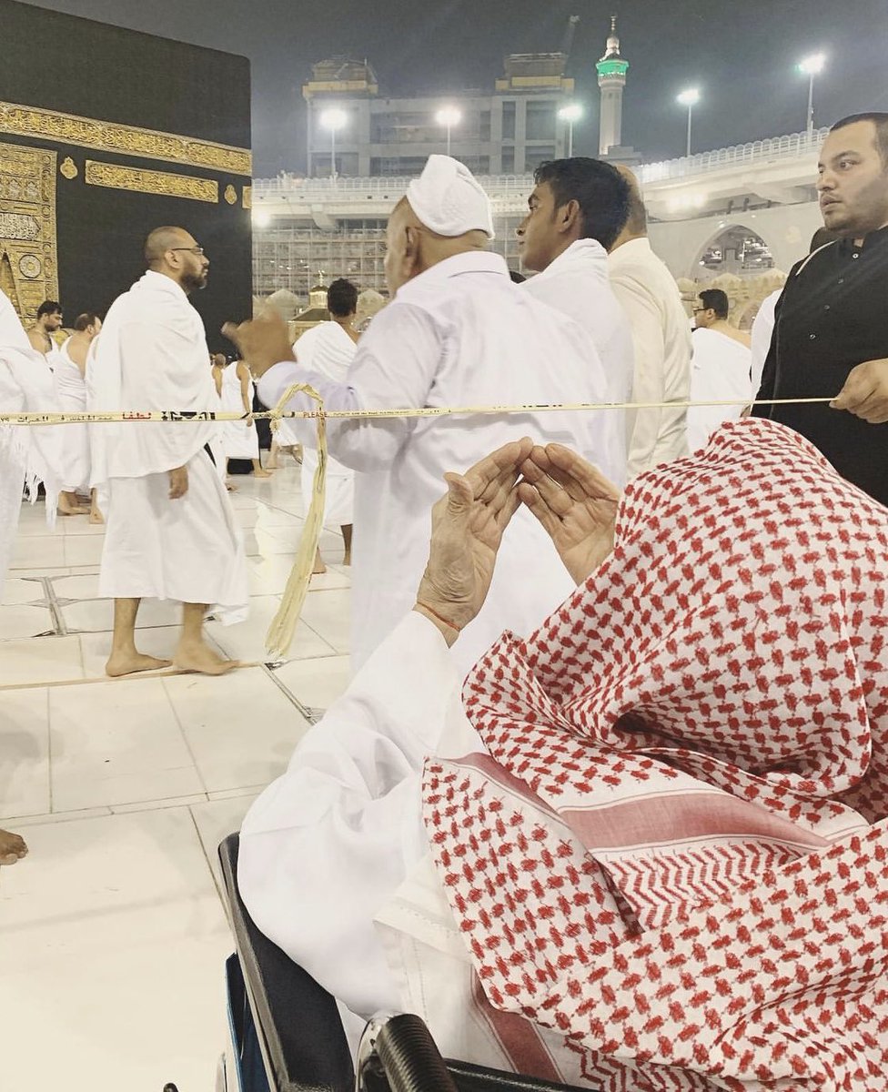 LjnanAl's tweet photo. ، ادعو الله أن أراه  في الجنه ضاحكًا مستبشرًا  سعيدًا بما آتاه  الله مِن نعيم و ترف اللهم أرحم والد الجميع  واغفر له.  اللهم أرحم عبدك عبدالعزيز المسعود واسكنه جناتك🙌🏻 يوشا_عبدالعزيز https://t.co/iurX6bkS58