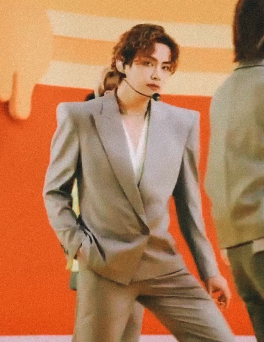 taeteland's tweet photo. wait omg https://t.co/qH2P3Fjuog