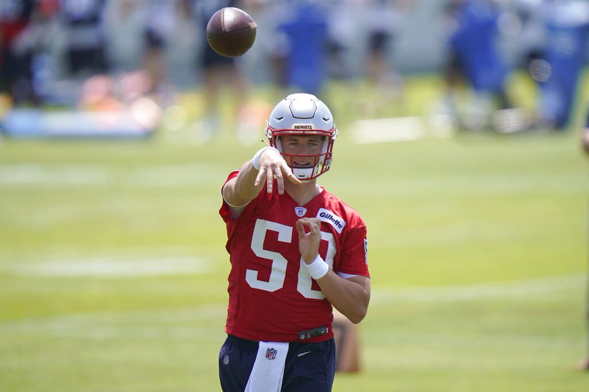 PFF's tweet image. Who should be the starter for the Patriots in Week 1? 

❤️ Mac Jones
🔁 Cam Newton