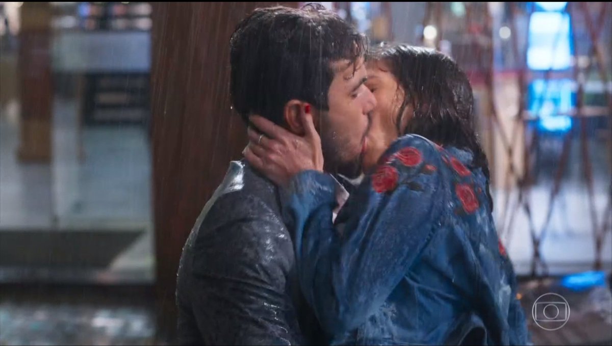 Lorraene_BR14's tweet photo. Eu te amo Rafael beijando a Kyra na chuva, eu te amo
#SalveSeQuemPuder 
REENCONTRO KYRAEL https://t.co/URpdzk2q8N