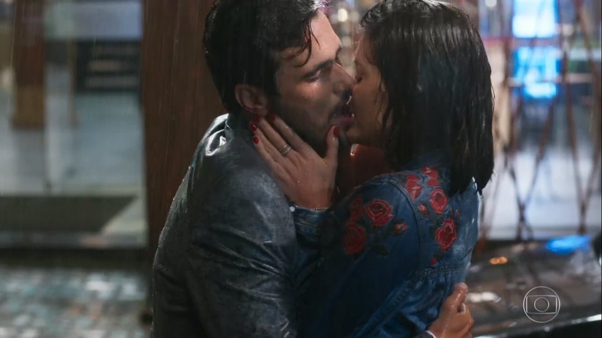 Lorraene_BR14's tweet photo. Eu te amo Rafael beijando a Kyra na chuva, eu te amo
#SalveSeQuemPuder 
REENCONTRO KYRAEL https://t.co/URpdzk2q8N
