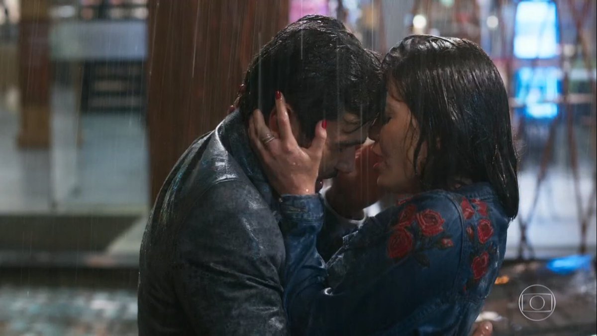 Lorraene_BR14's tweet photo. Eu te amo Rafael beijando a Kyra na chuva, eu te amo
#SalveSeQuemPuder 
REENCONTRO KYRAEL https://t.co/URpdzk2q8N