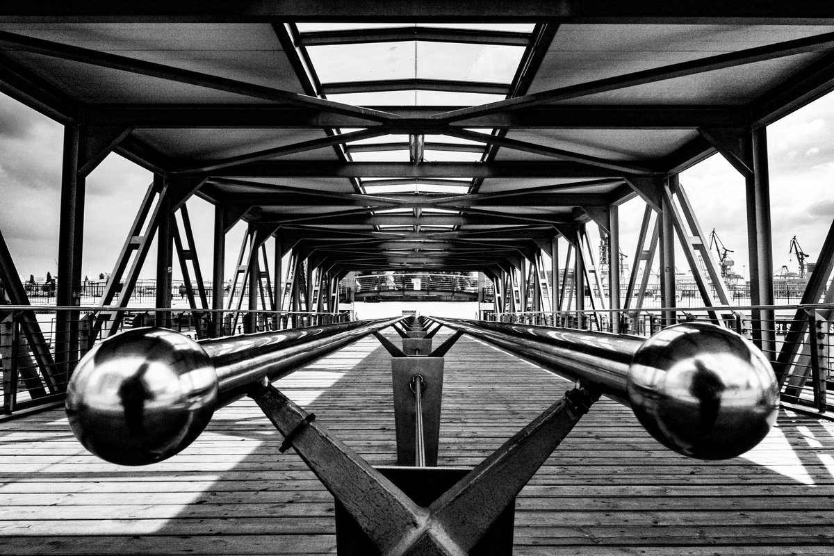 Eine kleine Auszeit in #Hamburg. Der Besuch der #Landungsbrücken gehört für mich immer wieder zum Pflichtprogramm, wenn ich in meiner Heimat bin. Hamburg meine Perle.