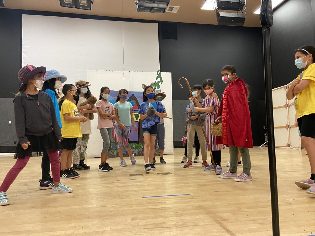 DebBessen's tweet photo. That’s a wrap! Just finished a fantastic 4 weeks of learning and fun at our Intro to Theater class! Monologues, singing, dancing, production work, and a play! #tpsf #TustinSummerAcademy #summercamp #theater #musicaltheater #www.dramanotebook.com/plays-for-kids/ @MsPeelersClass https://t.co/zDB3XweU2U